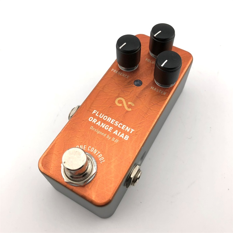 One Control FLUORESCENT ORANGE AIABの画像